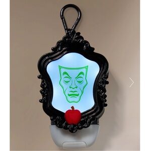 Bath & Body Works Disney Evil Queen Light-Up Red Apple Mirror PocketBac Holder